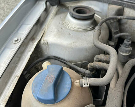 Серый Фольксваген Гольф, объемом двигателя 1.6 л и пробегом 300 тыс. км за 2999 $, фото 5 на Automoto.ua