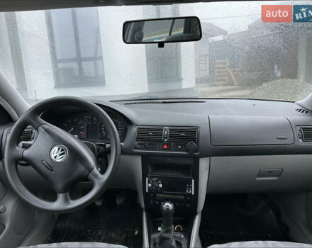 Серый Фольксваген Гольф, объемом двигателя 1.6 л и пробегом 300 тыс. км за 2999 $, фото 17 на Automoto.ua