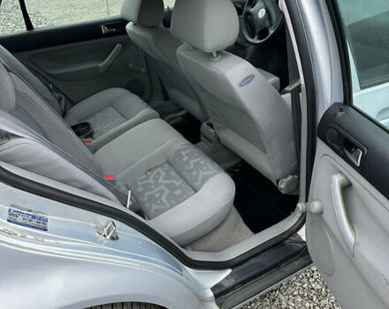 Серый Фольксваген Гольф, объемом двигателя 1.6 л и пробегом 300 тыс. км за 2999 $, фото 19 на Automoto.ua