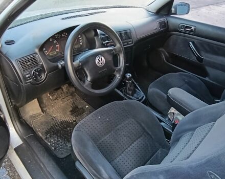 Серый Фольксваген Гольф, объемом двигателя 1.4 л и пробегом 344 тыс. км за 3500 $, фото 4 на Automoto.ua