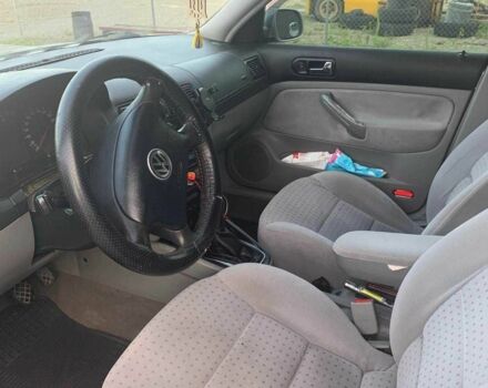 Серый Фольксваген Гольф, объемом двигателя 1.6 л и пробегом 280 тыс. км за 3900 $, фото 4 на Automoto.ua