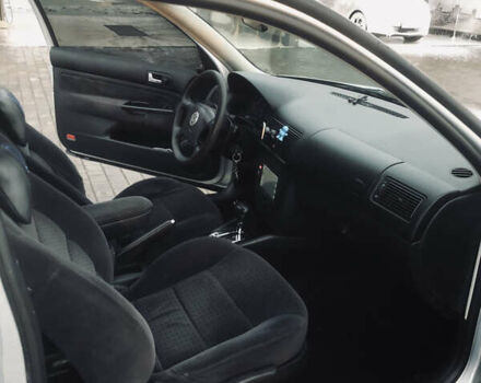 Серый Фольксваген Гольф, объемом двигателя 1.6 л и пробегом 206 тыс. км за 3999 $, фото 14 на Automoto.ua