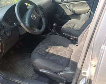 Серый Фольксваген Гольф, объемом двигателя 1.4 л и пробегом 367 тыс. км за 3200 $, фото 5 на Automoto.ua