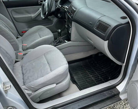 Серый Фольксваген Гольф, объемом двигателя 1.6 л и пробегом 300 тыс. км за 2999 $, фото 18 на Automoto.ua