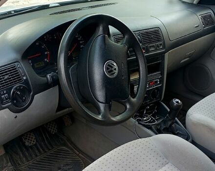 Серый Фольксваген Гольф, объемом двигателя 1.4 л и пробегом 204 тыс. км за 3500 $, фото 7 на Automoto.ua