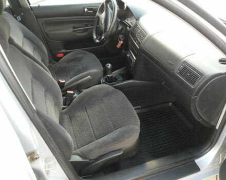 Серый Фольксваген Гольф, объемом двигателя 1.9 л и пробегом 380 тыс. км за 3800 $, фото 6 на Automoto.ua