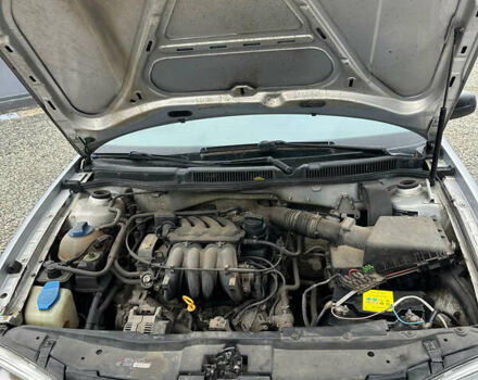 Серый Фольксваген Гольф, объемом двигателя 1.6 л и пробегом 300 тыс. км за 2999 $, фото 2 на Automoto.ua