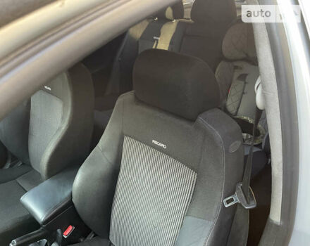 Серый Фольксваген Гольф, объемом двигателя 1.8 л и пробегом 254 тыс. км за 3800 $, фото 7 на Automoto.ua