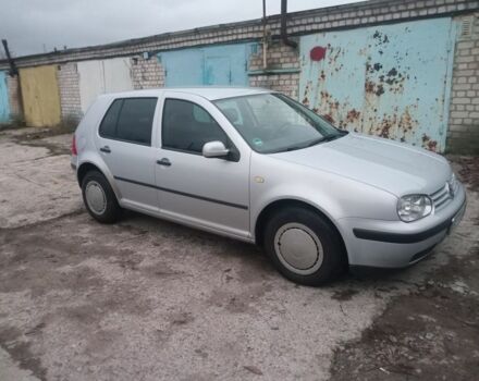 Серый Фольксваген Гольф, объемом двигателя 1.6 л и пробегом 300 тыс. км за 3400 $, фото 2 на Automoto.ua