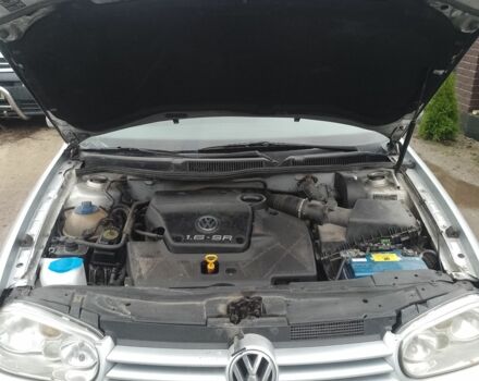 Серый Фольксваген Гольф, объемом двигателя 1.6 л и пробегом 290 тыс. км за 3000 $, фото 4 на Automoto.ua