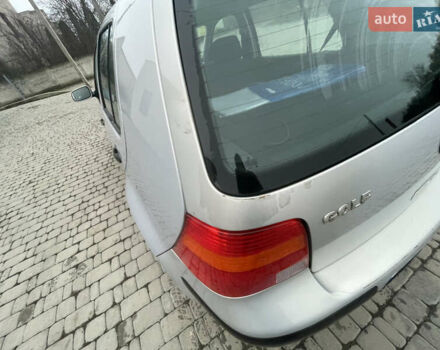 Серый Фольксваген Гольф, объемом двигателя 1.6 л и пробегом 268 тыс. км за 3750 $, фото 4 на Automoto.ua