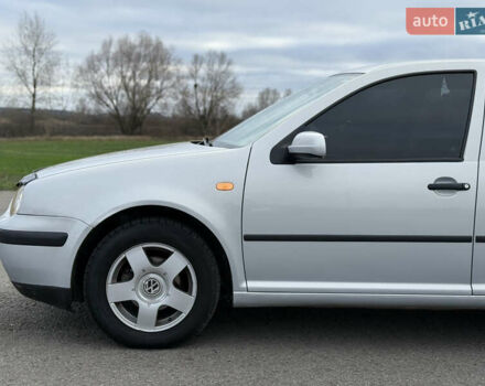 Серый Фольксваген Гольф, объемом двигателя 1.6 л и пробегом 300 тыс. км за 5200 $, фото 3 на Automoto.ua