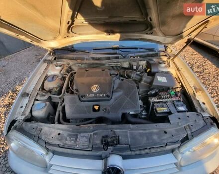 Серый Фольксваген Гольф, объемом двигателя 1.6 л и пробегом 409 тыс. км за 3500 $, фото 13 на Automoto.ua