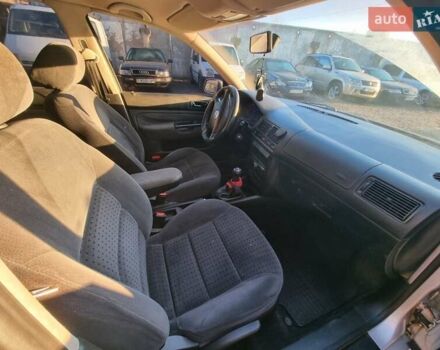 Серый Фольксваген Гольф, объемом двигателя 1.6 л и пробегом 409 тыс. км за 3500 $, фото 10 на Automoto.ua