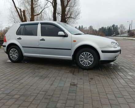 Серый Фольксваген Гольф, объемом двигателя 1.6 л и пробегом 290 тыс. км за 4500 $, фото 1 на Automoto.ua