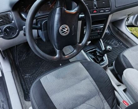 Серый Фольксваген Гольф, объемом двигателя 1.6 л и пробегом 290 тыс. км за 4500 $, фото 6 на Automoto.ua