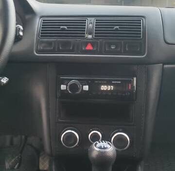 Серый Фольксваген Гольф, объемом двигателя 1.9 л и пробегом 350 тыс. км за 3350 $, фото 10 на Automoto.ua