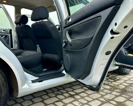 Серый Фольксваген Гольф, объемом двигателя 1.4 л и пробегом 218 тыс. км за 3400 $, фото 8 на Automoto.ua