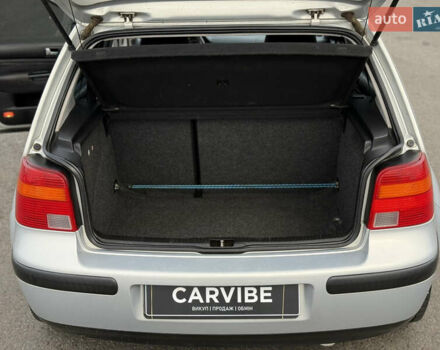 Серый Фольксваген Гольф, объемом двигателя 1.6 л и пробегом 300 тыс. км за 5200 $, фото 27 на Automoto.ua