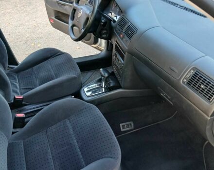 Серый Фольксваген Гольф, объемом двигателя 1.6 л и пробегом 185 тыс. км за 5200 $, фото 6 на Automoto.ua