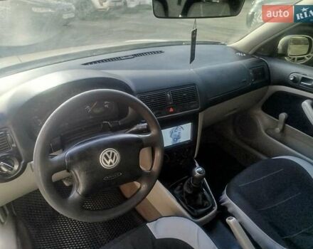Серый Фольксваген Гольф, объемом двигателя 1.6 л и пробегом 279 тыс. км за 3000 $, фото 12 на Automoto.ua