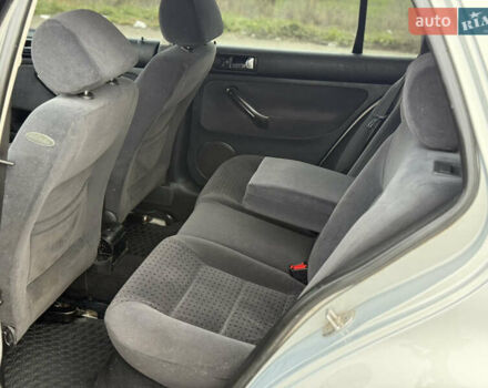 Серый Фольксваген Гольф, объемом двигателя 1.6 л и пробегом 300 тыс. км за 5200 $, фото 26 на Automoto.ua