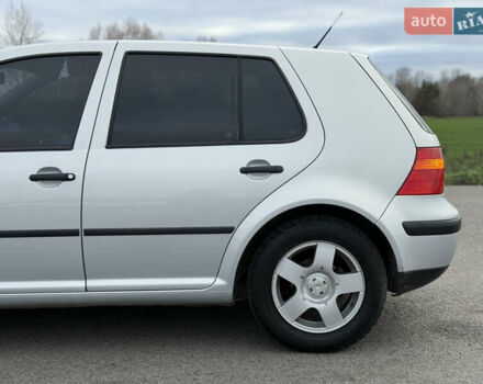 Серый Фольксваген Гольф, объемом двигателя 1.6 л и пробегом 300 тыс. км за 5200 $, фото 4 на Automoto.ua