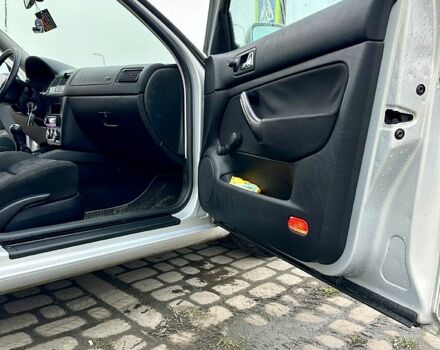 Серый Фольксваген Гольф, объемом двигателя 1.4 л и пробегом 218 тыс. км за 3400 $, фото 7 на Automoto.ua