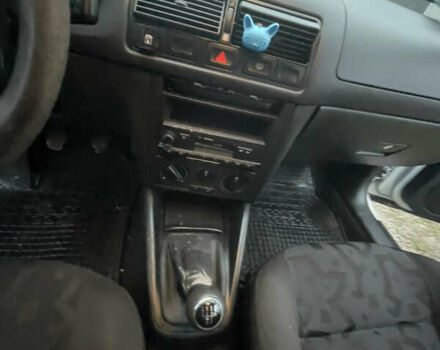 Серый Фольксваген Гольф, объемом двигателя 1.6 л и пробегом 268 тыс. км за 3750 $, фото 14 на Automoto.ua