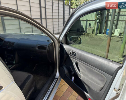 Серый Фольксваген Гольф, объемом двигателя 1.6 л и пробегом 233 тыс. км за 5200 $, фото 11 на Automoto.ua