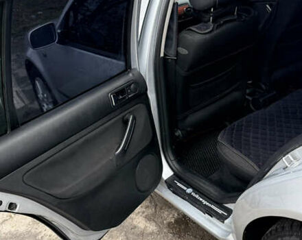 Серый Фольксваген Гольф, объемом двигателя 1.6 л и пробегом 318 тыс. км за 4900 $, фото 18 на Automoto.ua