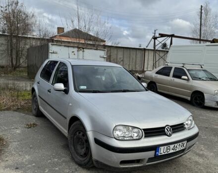 Серый Фольксваген Гольф, объемом двигателя 1.6 л и пробегом 300 тыс. км за 900 $, фото 1 на Automoto.ua