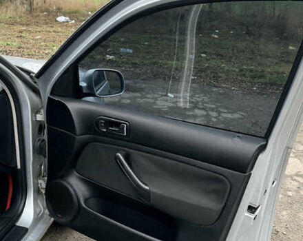 Серый Фольксваген Гольф, объемом двигателя 1.6 л и пробегом 318 тыс. км за 4900 $, фото 13 на Automoto.ua