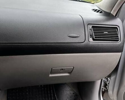 Серый Фольксваген Гольф, объемом двигателя 1.6 л и пробегом 213 тыс. км за 3600 $, фото 10 на Automoto.ua