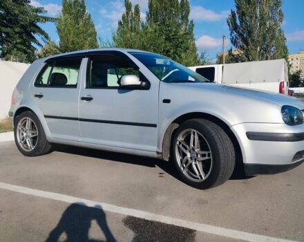 Серый Фольксваген Гольф, объемом двигателя 1.6 л и пробегом 227 тыс. км за 4500 $, фото 3 на Automoto.ua