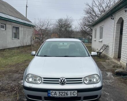 Серый Фольксваген Гольф, объемом двигателя 1.6 л и пробегом 370 тыс. км за 3850 $, фото 1 на Automoto.ua