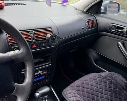 Серый Фольксваген Гольф, объемом двигателя 1.6 л и пробегом 318 тыс. км за 4900 $, фото 22 на Automoto.ua