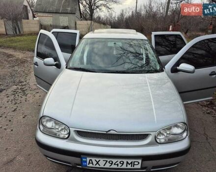 Серый Фольксваген Гольф, объемом двигателя 1.6 л и пробегом 333 тыс. км за 4700 $, фото 9 на Automoto.ua