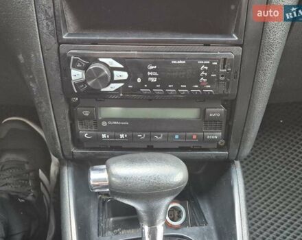 Серый Фольксваген Гольф, объемом двигателя 1.6 л и пробегом 330 тыс. км за 3200 $, фото 8 на Automoto.ua