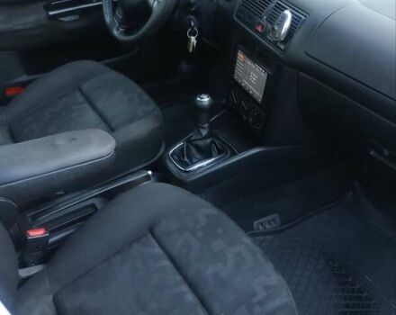 Серый Фольксваген Гольф, объемом двигателя 1.39 л и пробегом 253 тыс. км за 3700 $, фото 25 на Automoto.ua