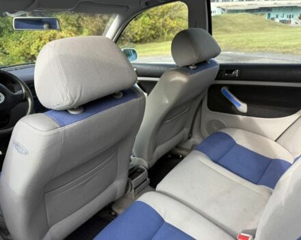 Серый Фольксваген Гольф, объемом двигателя 1.6 л и пробегом 251 тыс. км за 3950 $, фото 5 на Automoto.ua