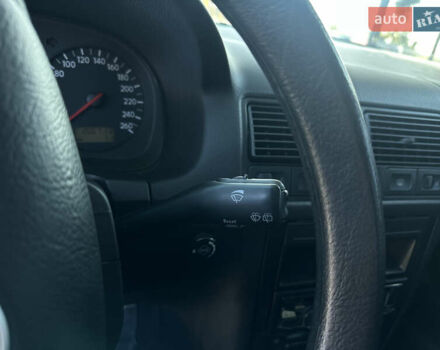 Сірий Фольксваген Гольф, об'ємом двигуна 1.98 л та пробігом 156 тис. км за 5000 $, фото 32 на Automoto.ua