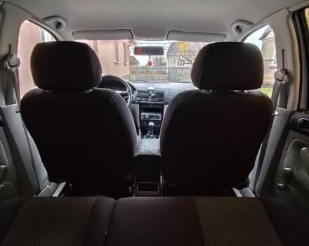 Серый Фольксваген Гольф, объемом двигателя 1.4 л и пробегом 266 тыс. км за 3500 $, фото 4 на Automoto.ua