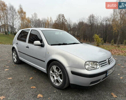 Серый Фольксваген Гольф, объемом двигателя 1.6 л и пробегом 200 тыс. км за 3300 $, фото 2 на Automoto.ua