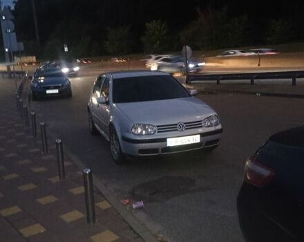 Серый Фольксваген Гольф, объемом двигателя 1.6 л и пробегом 370 тыс. км за 3850 $, фото 12 на Automoto.ua