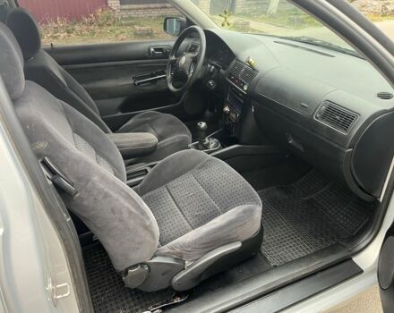 Серый Фольксваген Гольф, объемом двигателя 1.9 л и пробегом 306 тыс. км за 1750 $, фото 11 на Automoto.ua