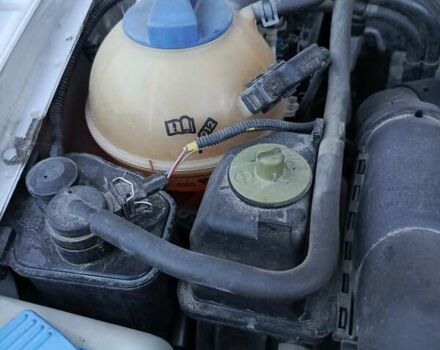 Серый Фольксваген Гольф, объемом двигателя 1.6 л и пробегом 220 тыс. км за 3650 $, фото 4 на Automoto.ua