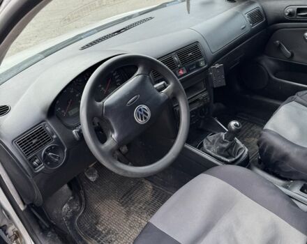 Серый Фольксваген Гольф, объемом двигателя 1.6 л и пробегом 300 тыс. км за 900 $, фото 4 на Automoto.ua