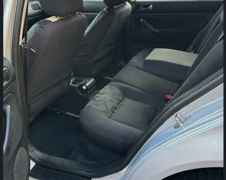 Серый Фольксваген Гольф, объемом двигателя 1.6 л и пробегом 256 тыс. км за 3900 $, фото 6 на Automoto.ua