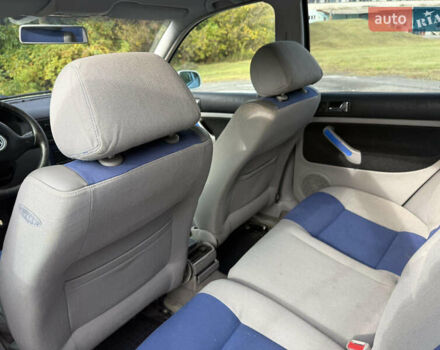 Серый Фольксваген Гольф, объемом двигателя 1.6 л и пробегом 251 тыс. км за 3900 $, фото 2 на Automoto.ua